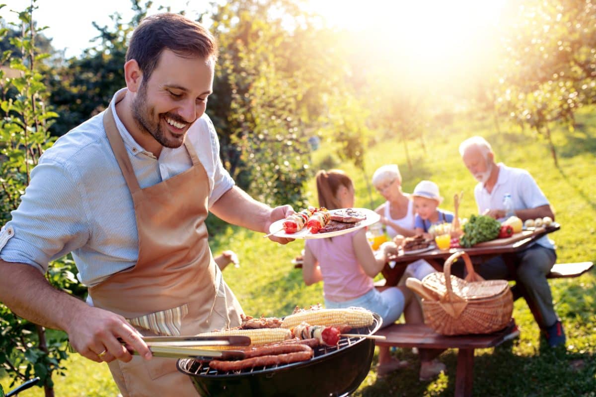 Barbecue Et Plancha : Comment Les Entretenir Au Quotidien ? - 3 Coups 2 ...